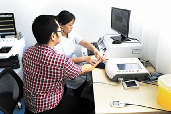 ����С�ݷ��չ������_չ���R���ܴ������